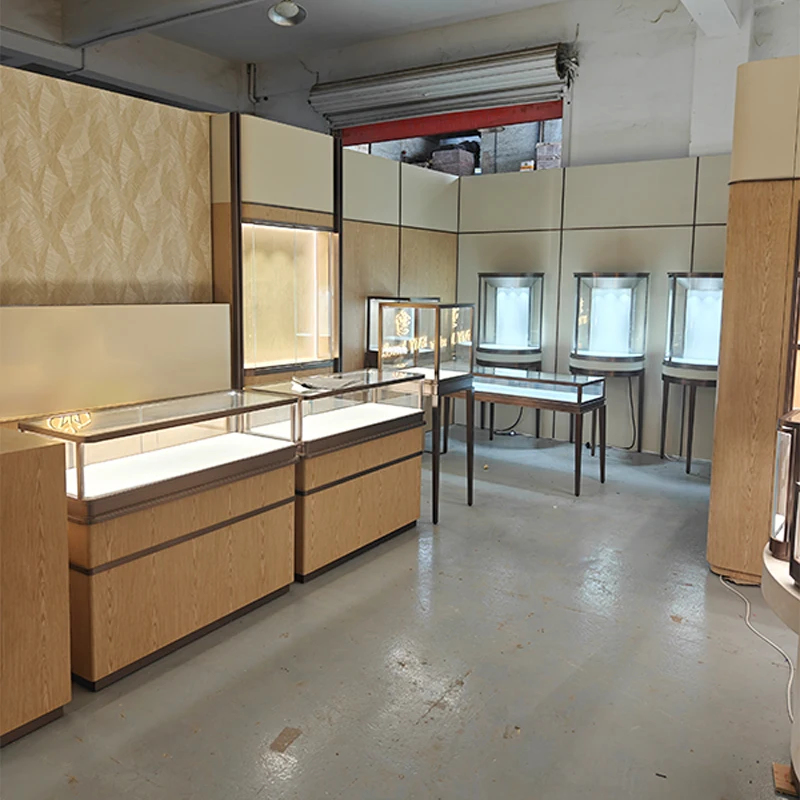 Vitrine de présentation de lux - Luxury Watch E Jewellery avis et prix